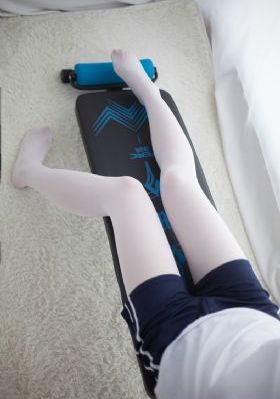 年轻的女学生4_超清在线观看